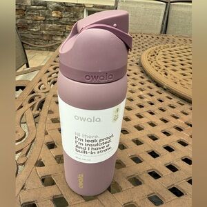 NWT- Owala 32oz Stainless Steel FreeSip Spout Water Bottle- Purple